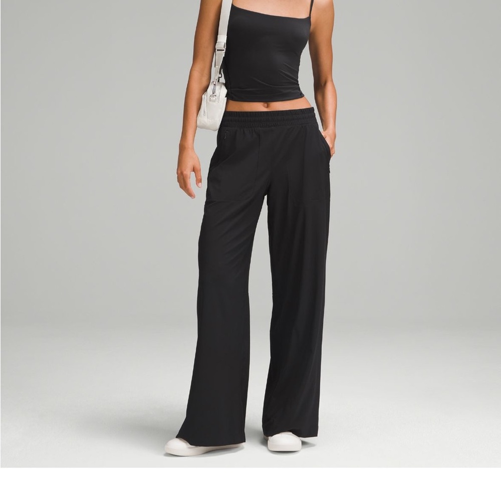 Lulu Lemon Swift Black Mid-Rise Wide-Leg Pant. Used.